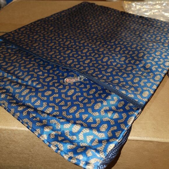 New Penelope Ann Pull Me Tight Backpack Cinch Bag Blues Brothers HTF - Picture 8 of 11